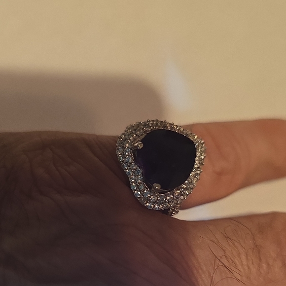 Heart-Shaped Purple Gemstone Ring - Picture 4 of 8